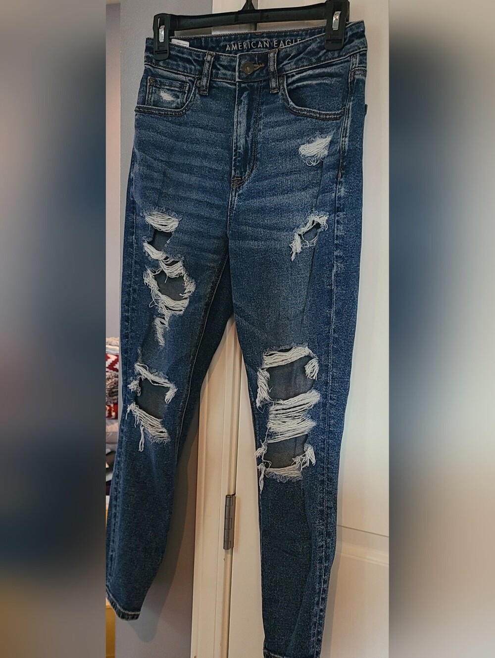 Amerucan EAGLE STRETCH MOM JEANS SIZE 2 SHORT DARK WASH